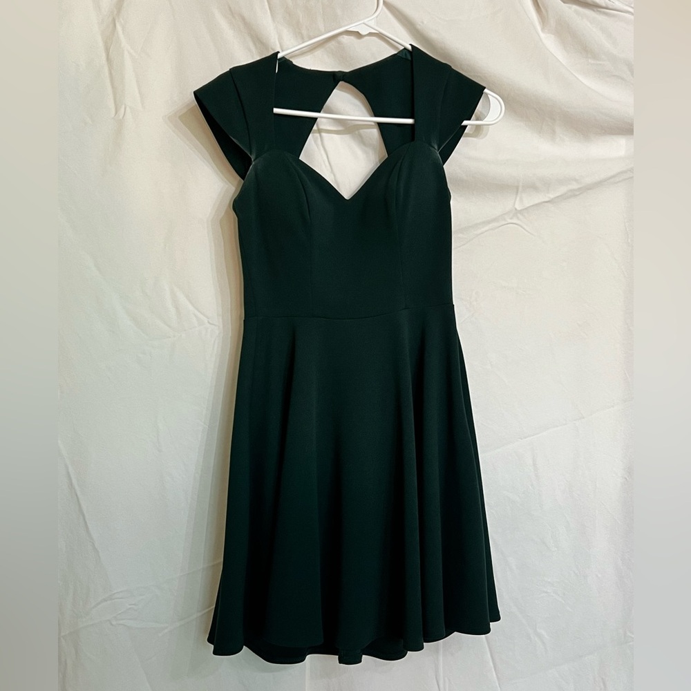 B. Darlin Forest Green scallop sleeve cocktail dress